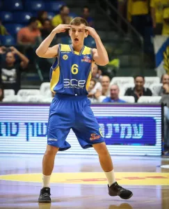 דניאל שניידר